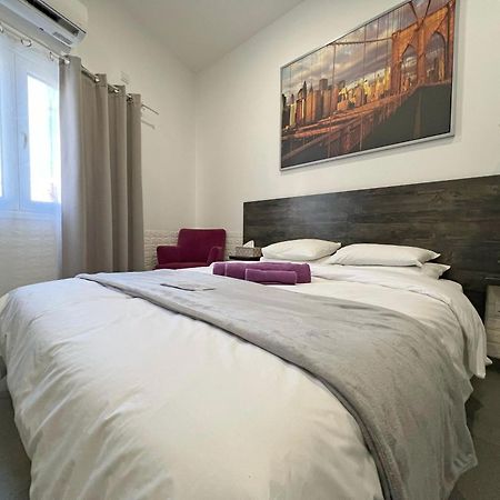Apollo Rooms By Albert'S Apartment ลาร์นาคา ภายนอก รูปภาพ