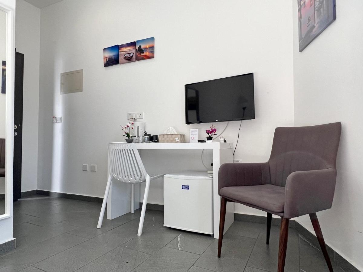 Apollo Rooms By Albert'S Apartment ลาร์นาคา ภายนอก รูปภาพ