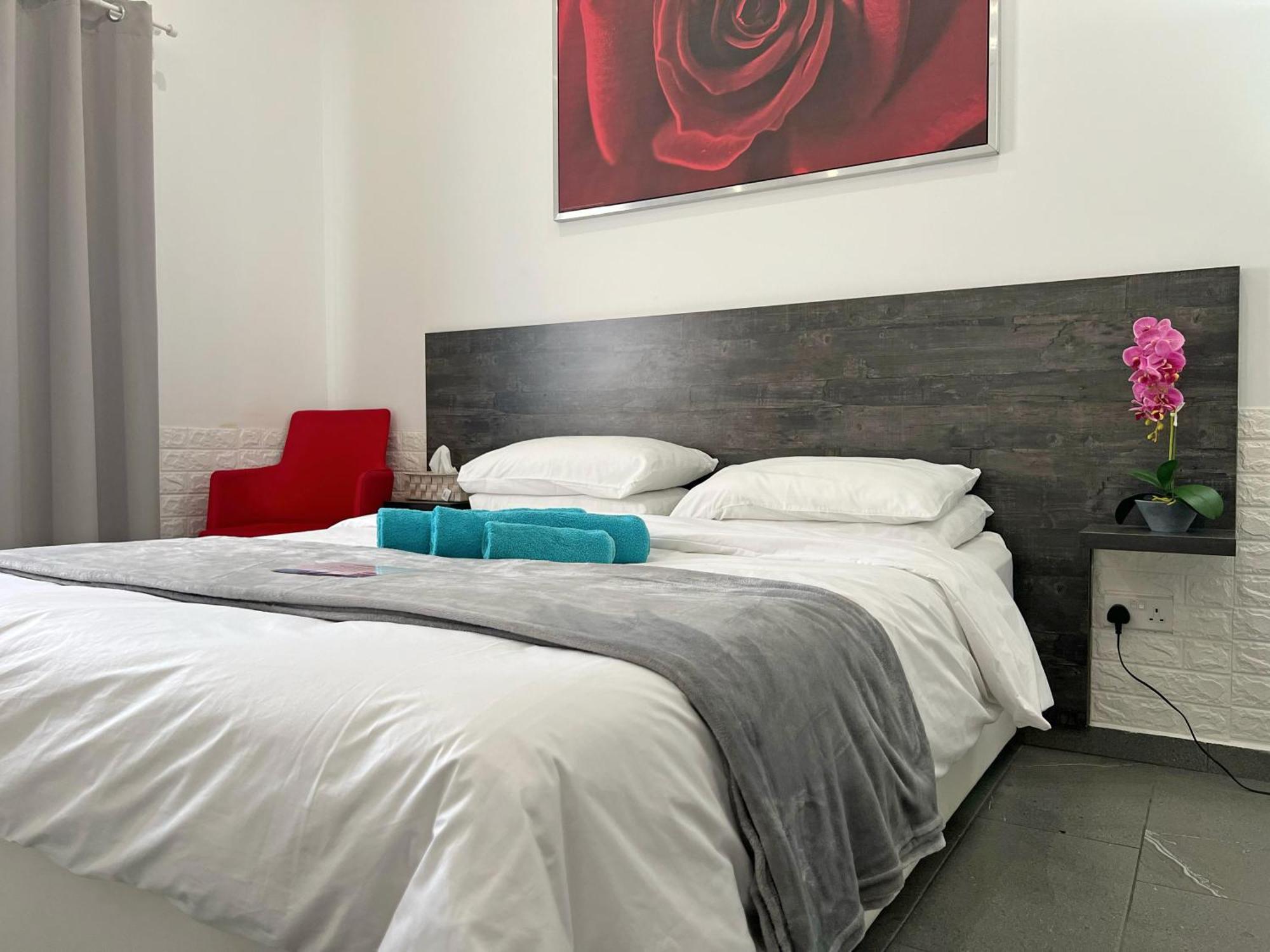 Apollo Rooms By Albert'S Apartment ลาร์นาคา ภายนอก รูปภาพ